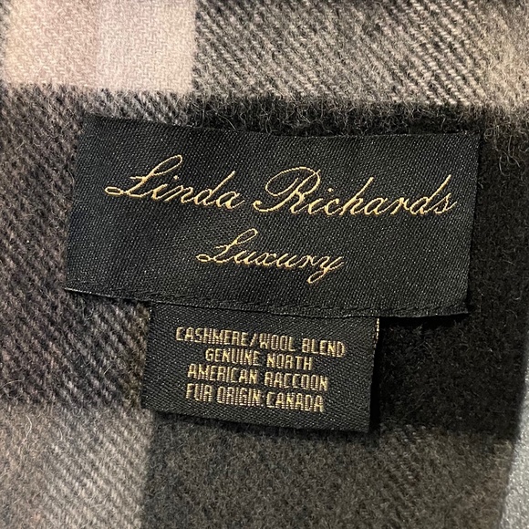 NWOT- Linda Richards Luxury Wool/Cashmere Plaid Wrap (OS) - Picture 7 of 7